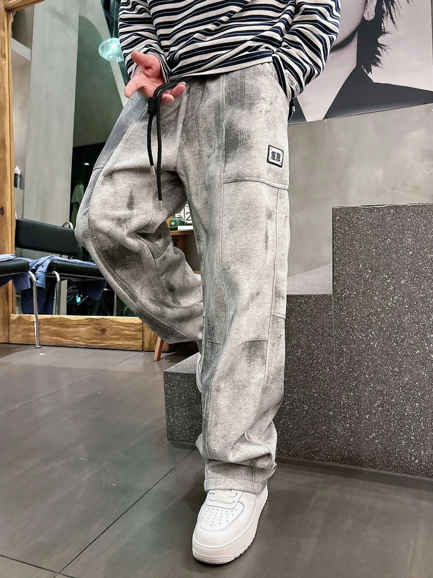Balenciaga 🆕2026 Autumn and Winter New Arrival Casual Pants! The official website will be released simultaneously. Brand Classic LOGO casual pants, customized fabrics, excellent comfort and strong touch. Highly recognisable, perfect appearance and craftsmanship. Size:M-3XL